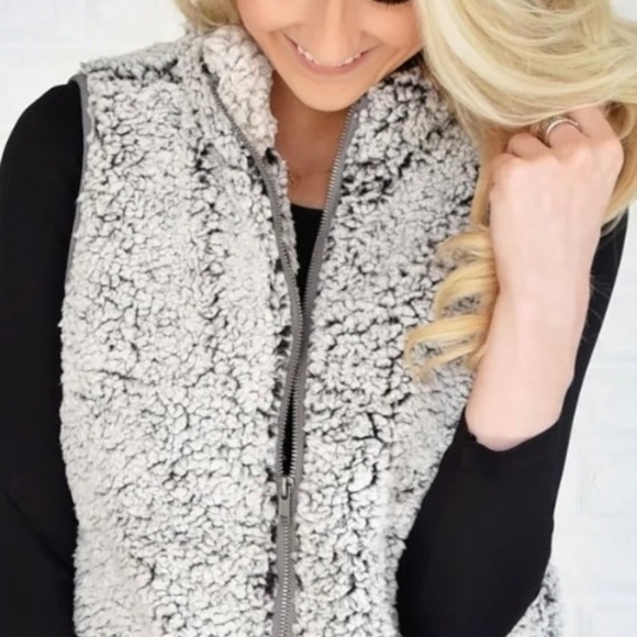 Women’s Thread + Supply Sherpa Fleece Zippered Vest Cozy Pockets Ice Grey Small - Picture 5 of 7